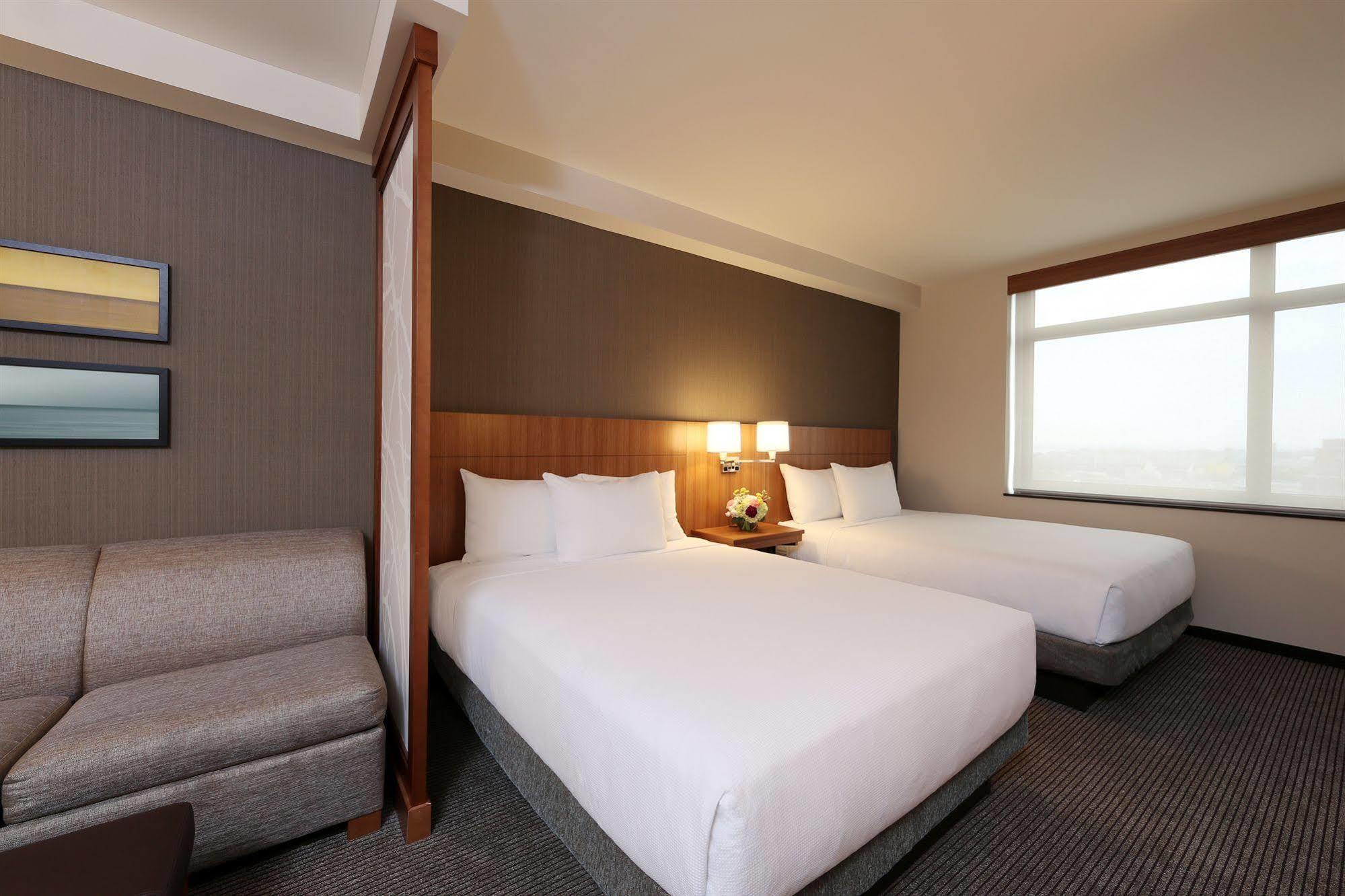 Hyatt Place Flushing/Lga Airport New York Bagian luar foto